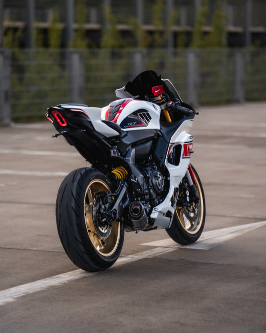 R7 Kennzeichenhalter