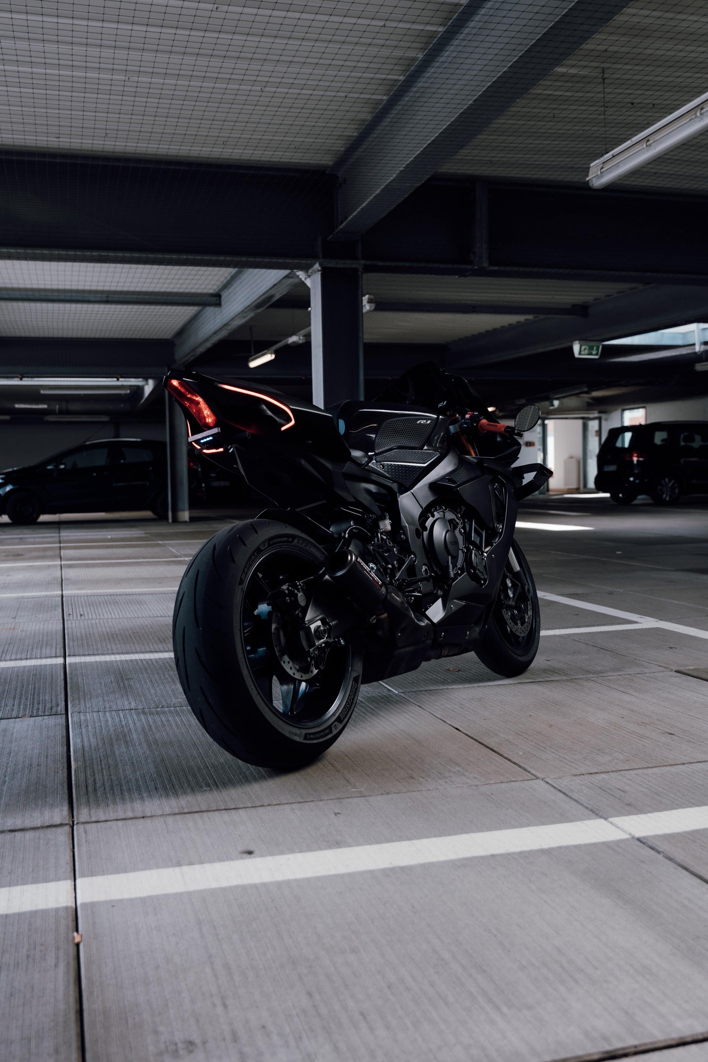 R1 Kennzeichenhalter